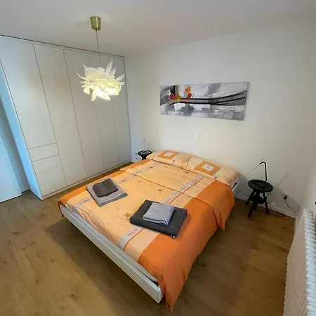 Ristrutturato In Citta Vecchia A Apartment *